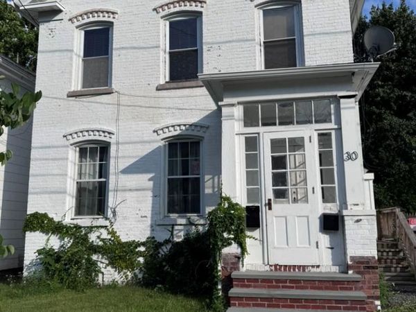 30 Henry St, Kingston, NY 12401