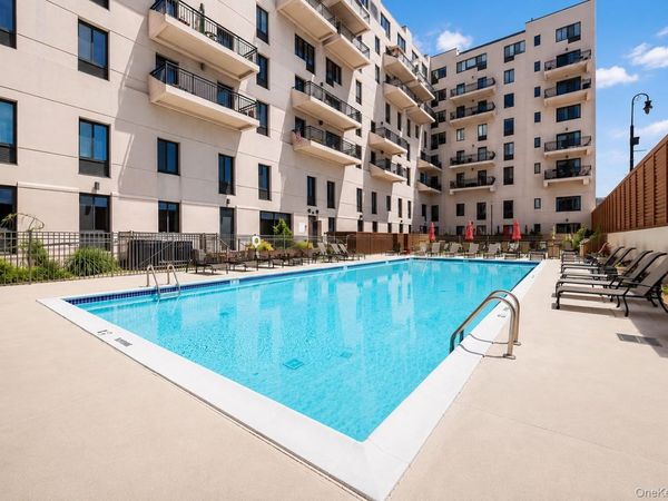 100 Broadway W, Unit 4T, Long Beach, NY 11561