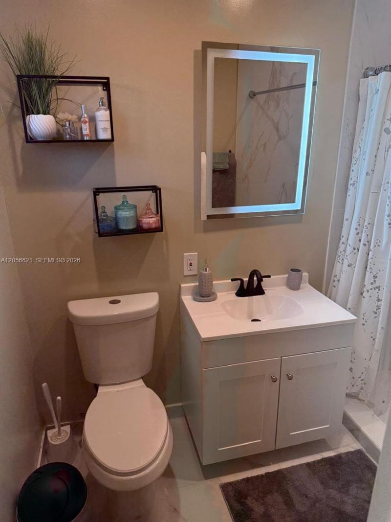 940 NE 155th Ter, Unit 940, North Miami Beach, FL 33162 Photo