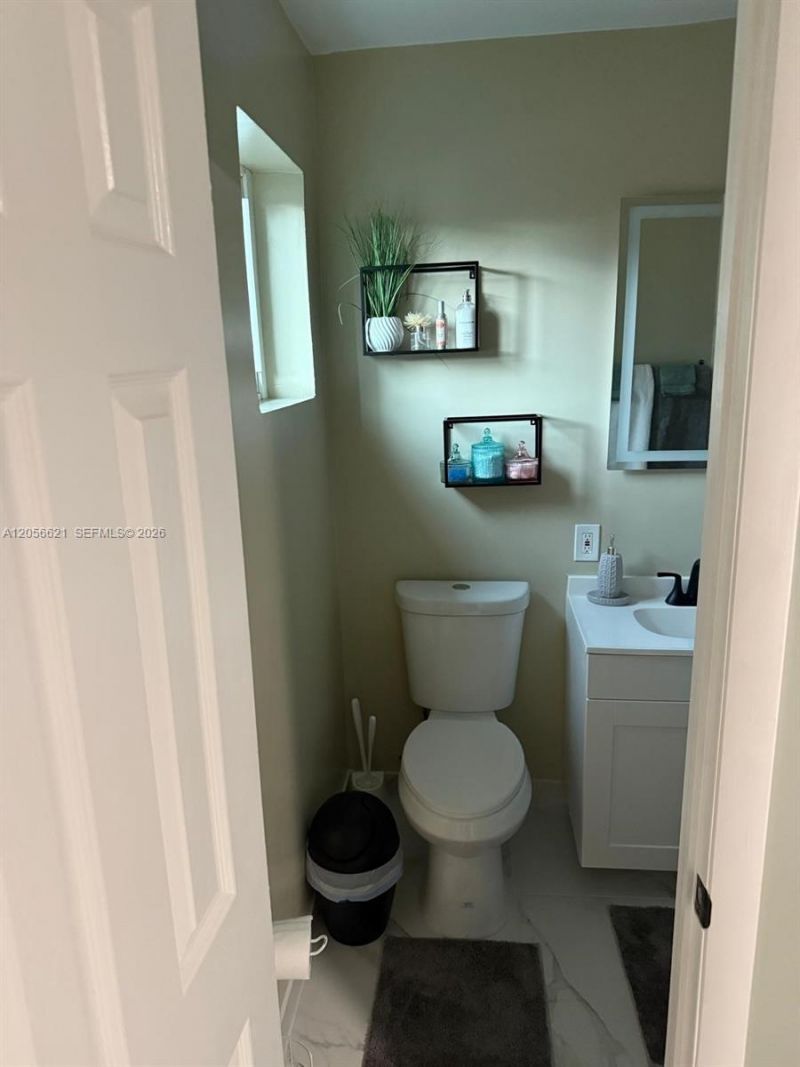 940 NE 155th Ter, Unit 940, North Miami Beach, FL 33162 Photo