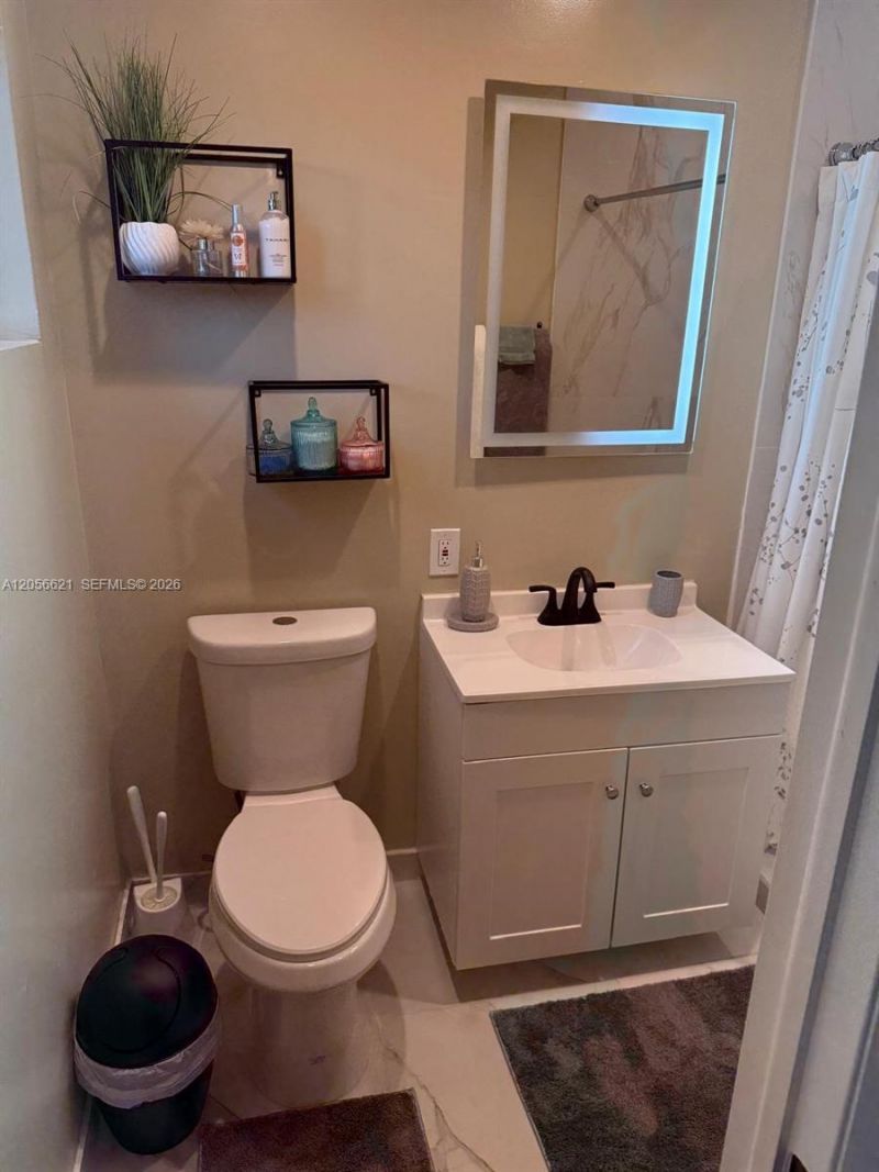 940 NE 155th Ter, Unit 940, North Miami Beach, FL 33162 Photo