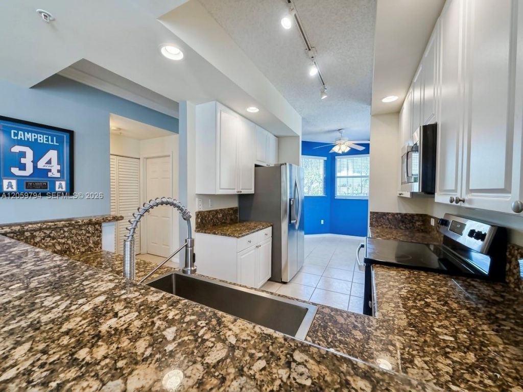 26 Royal Palm Way , Unit 201, Boca Raton, FL 33432 Photo
