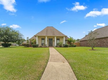 10350 Crooked Creek Ln, Denham Springs, LA 70726