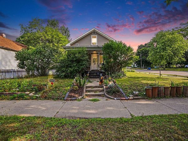 215 E Melendy Street, Ludington, MI 49431