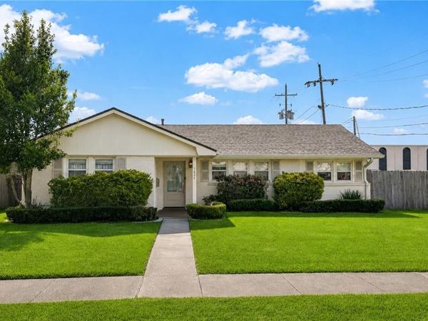 1824 RIDGELAKE Drive , Metairie, LA 70001