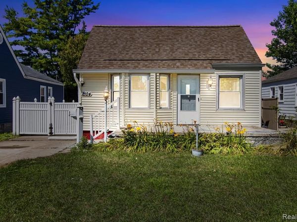 2104 Electric Street , Wyandotte, MI 48192
