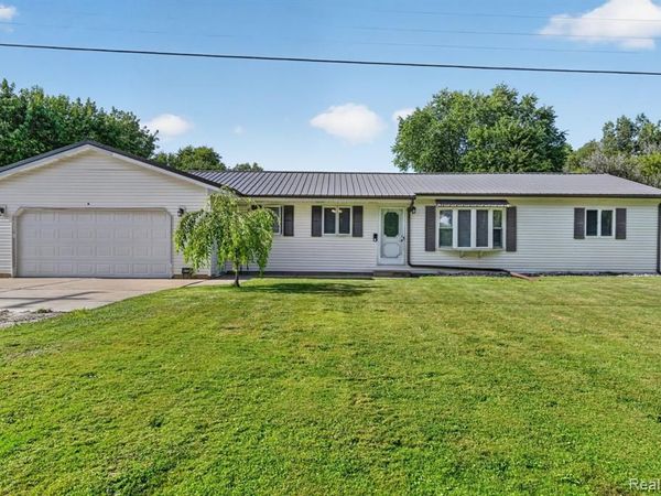 4184 W Lake Road , Vienna Twp, MI 48420