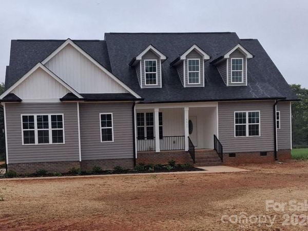 5517 Harvest Hills Road , Bessemer City, NC 28016