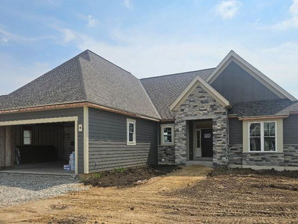 1607 Sauk TRAIL, Waukesha, WI 53189