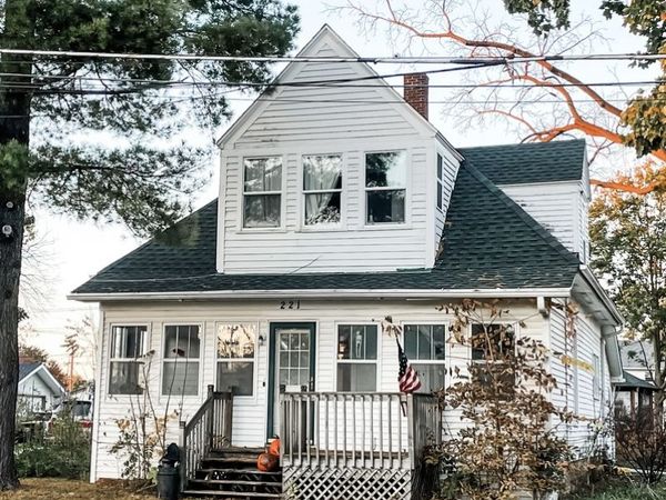 221 E Main Street, Genoa, IL 60135