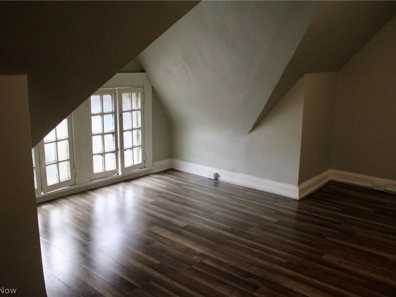 9501 Shakespeare Parkway, Cleveland, OH 44108 Photo 10