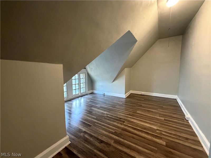 9501 Shakespeare Parkway, Cleveland, OH 44108 Photo 11