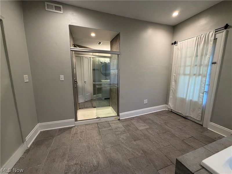 9501 Shakespeare Parkway, Cleveland, OH 44108 Photo 7