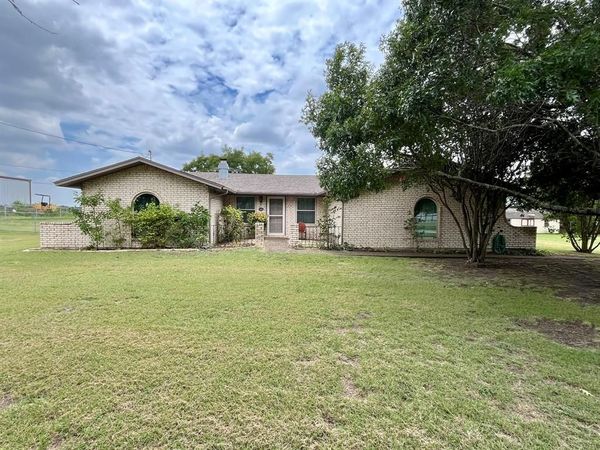 229 HCR 4263 , Hillsboro, TX 76645