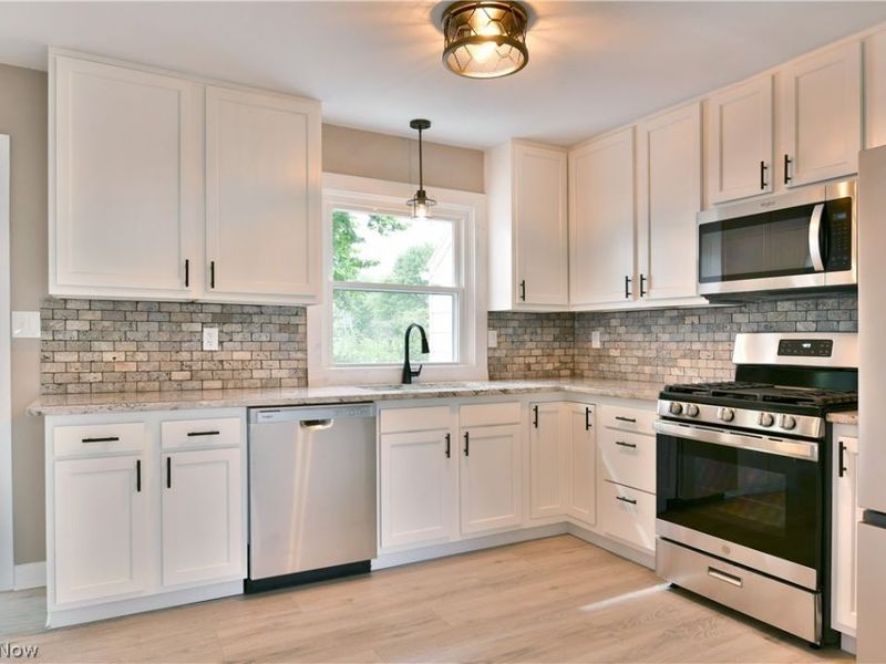 471 N Main Street, Poland, OH 44514 Photo 12
