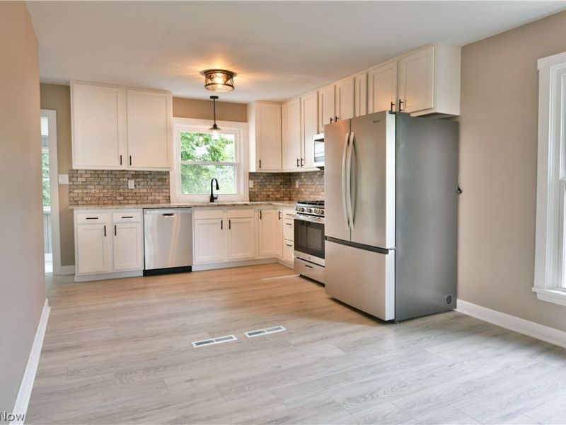 471 N Main Street, Poland, OH 44514 Photo 14