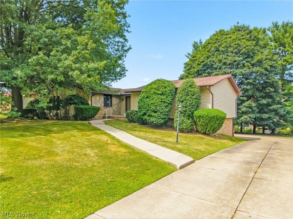 5525 Glenhill Avenue NE, Canton, OH 44721