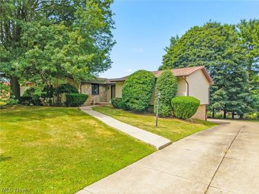 5525 Glenhill Avenue NE, Canton, OH 44721