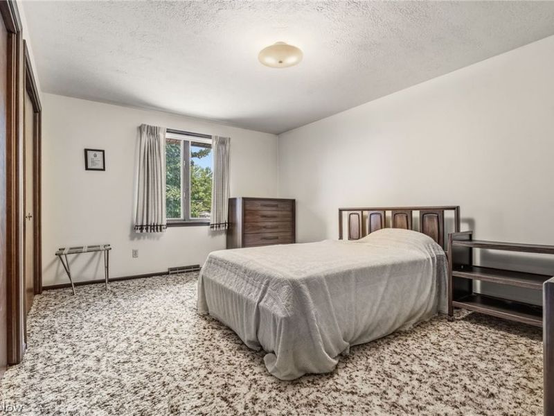 5525 Glenhill Avenue NE, Canton, OH 44721 Photo 18