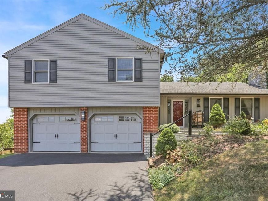 209 Pembroke Drive, Reading, PA 19607 Main Photo