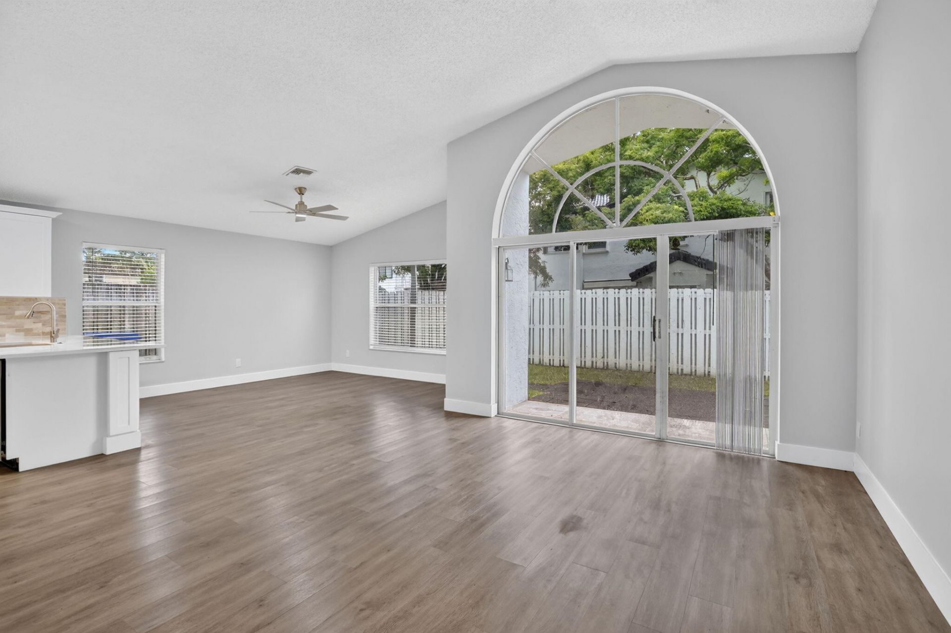 1371 SW 181st Avenue, Pembroke Pines, FL 33029 Photo