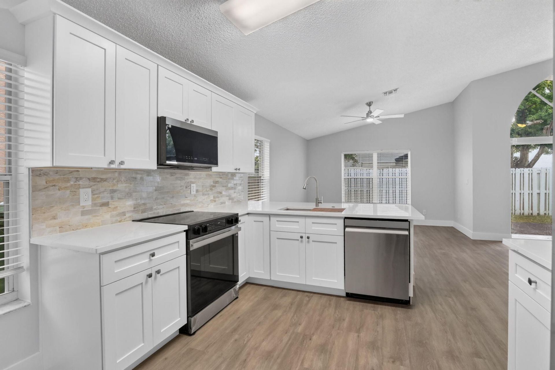 1371 SW 181st Avenue, Pembroke Pines, FL 33029 Photo