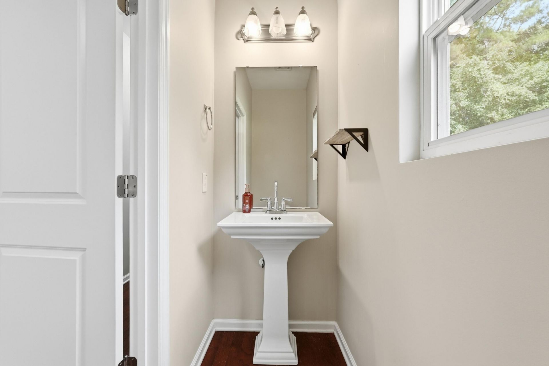 1244 Segar Street Photo 11