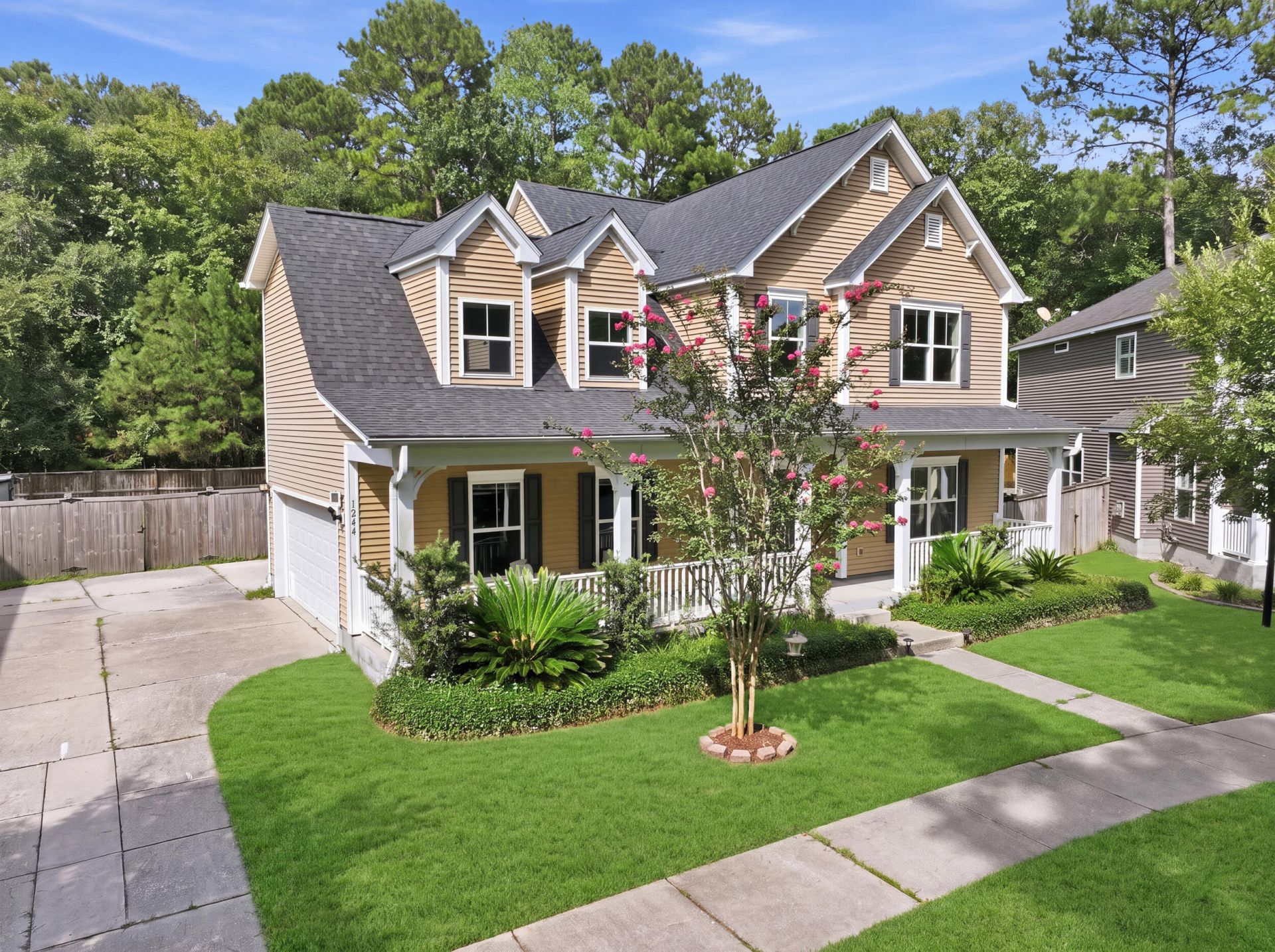 1244 Segar Street Photo 32