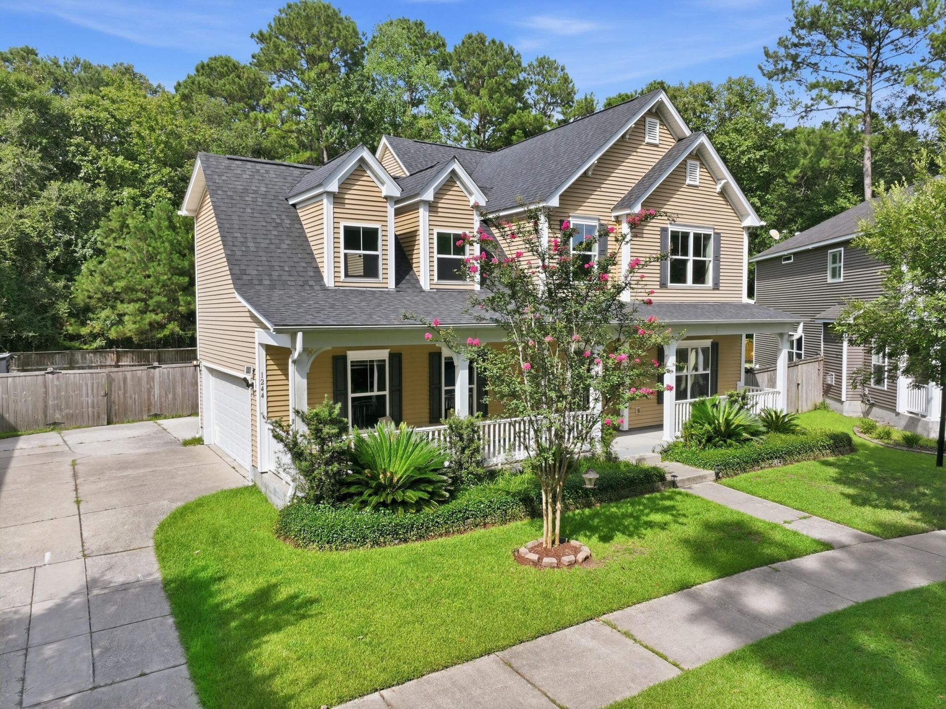 1244 Segar Street Photo 33