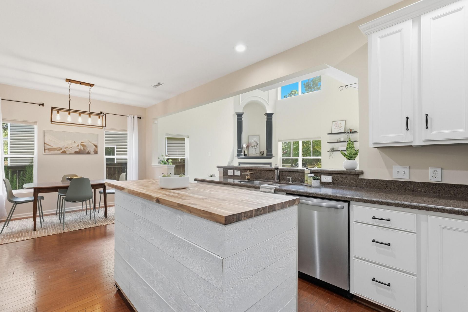 1244 Segar Street Photo 7