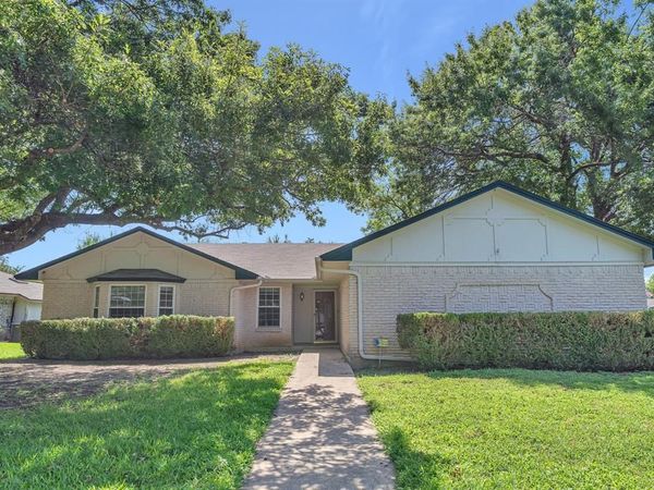 1720 Timbercreek Road, Benbrook, TX 76126