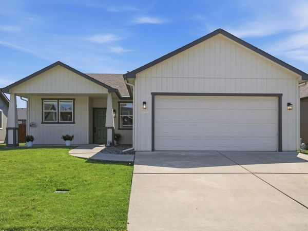 17608 E 2ND Ln, Spokane Valley, WA 99016