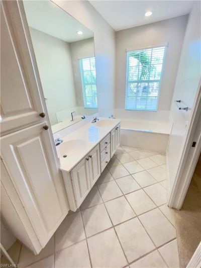5669 Cove Cir, Naples, FL 34119 Photo