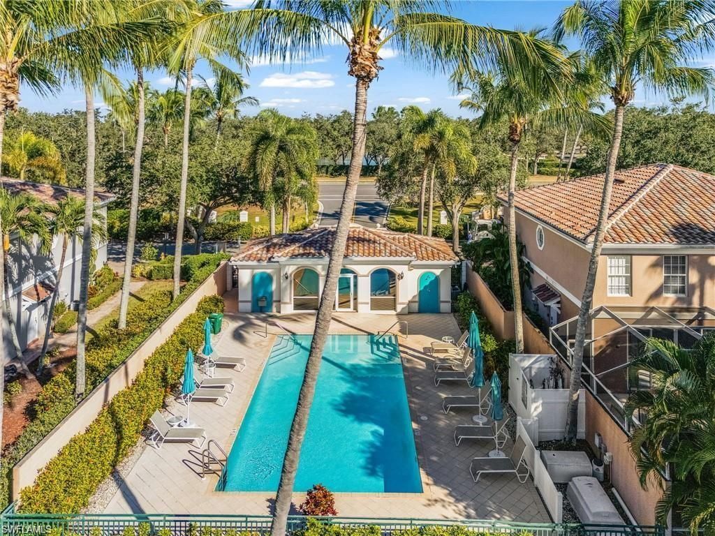 5669 Cove Cir, Naples, FL 34119 Photo