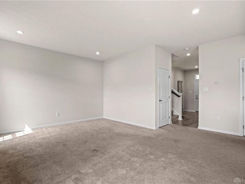 169 Cresting Road, Fairborn, OH 45324 Photo 4