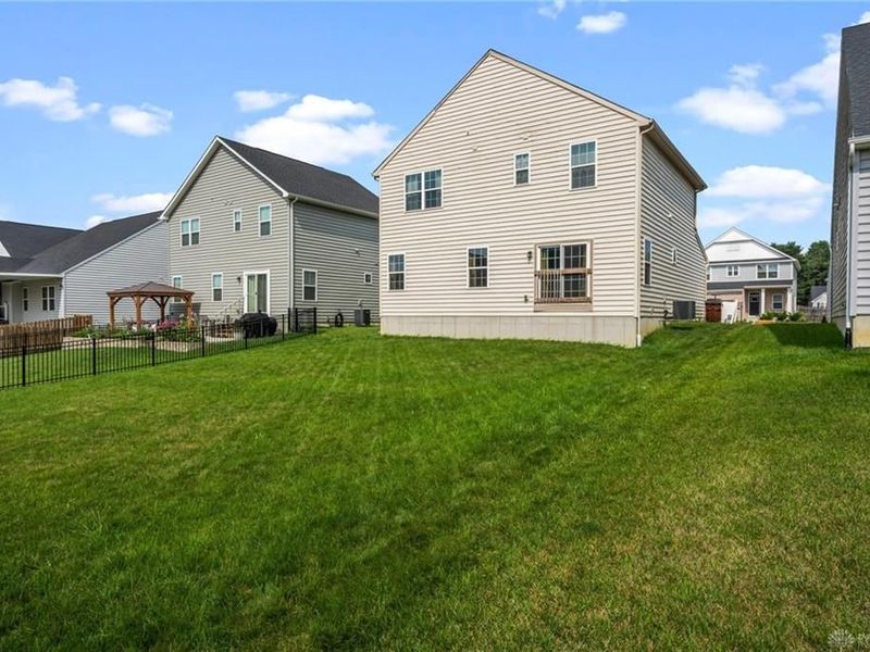 169 Cresting Road, Fairborn, OH 45324 Photo 6