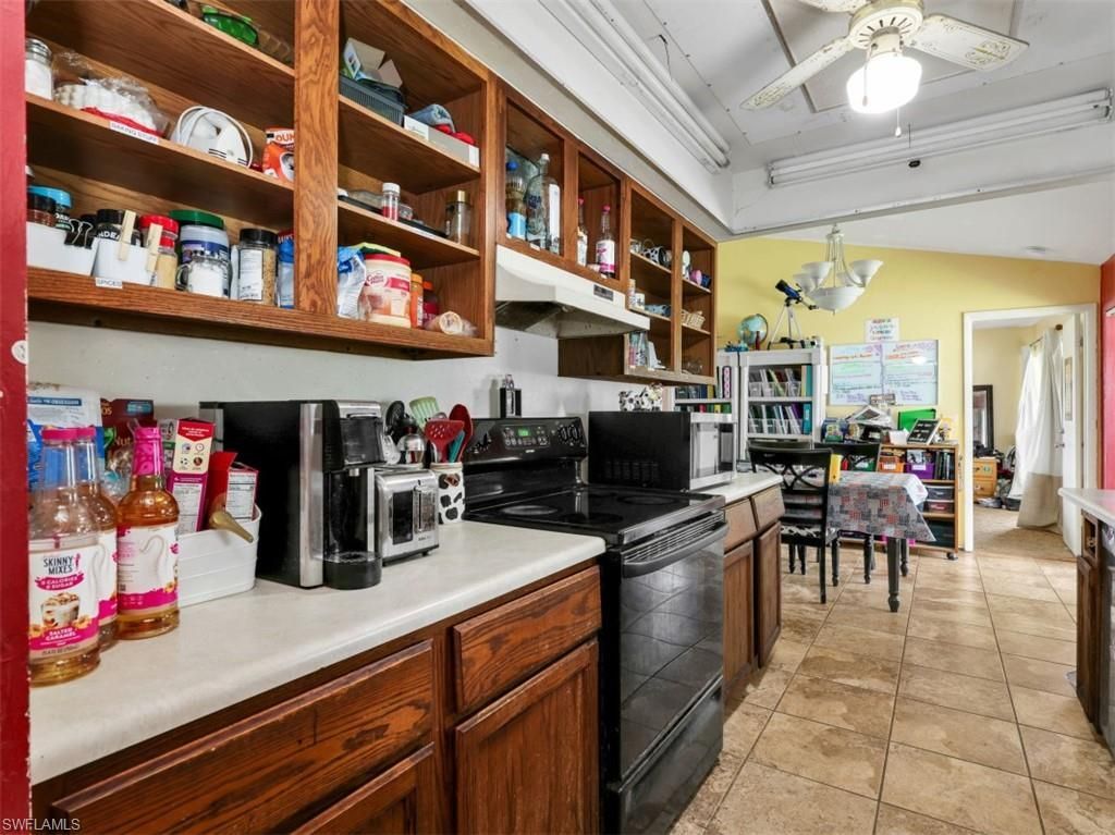 209 NE 9th Ct, Cape Coral, FL 33909 Photo