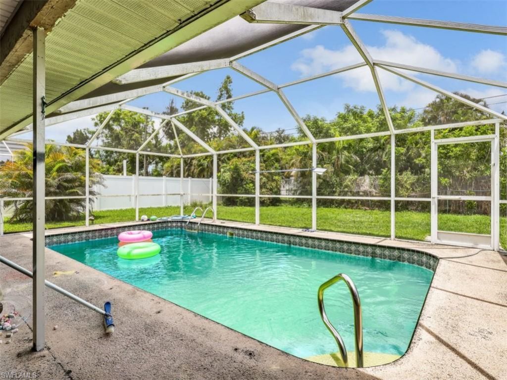 209 NE 9th Ct, Cape Coral, FL 33909 Photo