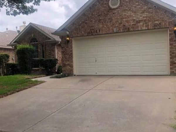 204 Bayfield Drive, Mansfield, TX 76063