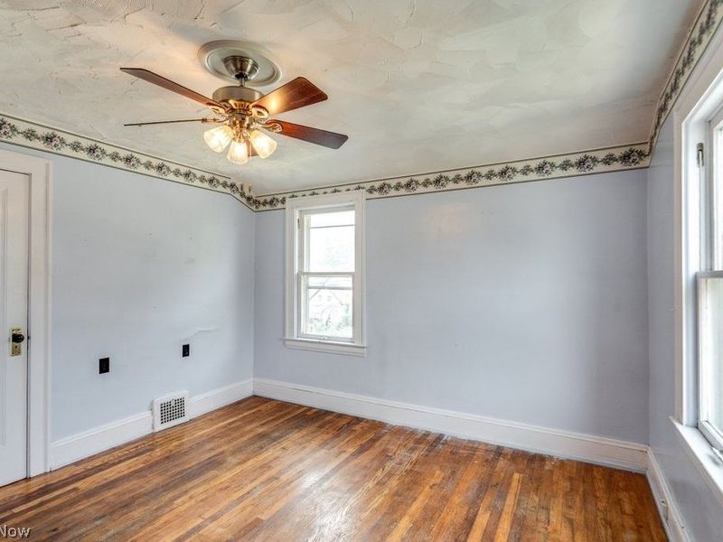 3310 Cypress Avenue, Cleveland, OH 44109 Photo 18