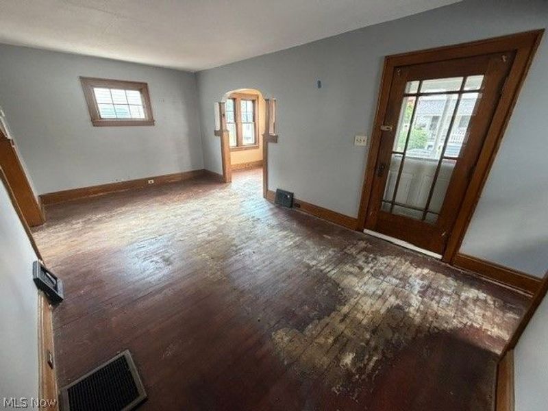 3310 Cypress Avenue, Cleveland, OH 44109 Photo 5