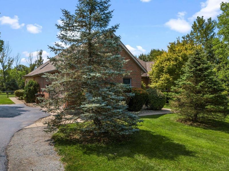 837 Leslie Drive, Washington Township, OH 45177 Photo 4