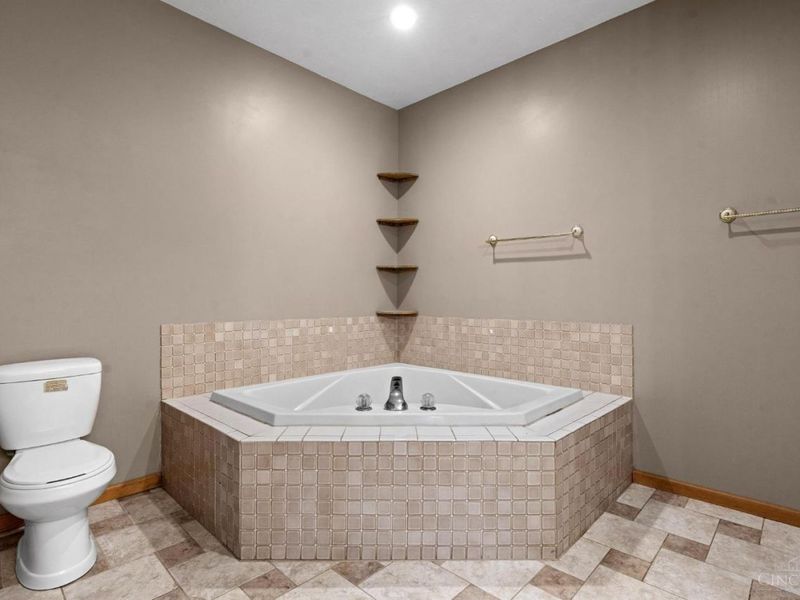 837 Leslie Drive, Washington Township, OH 45177 Photo 45