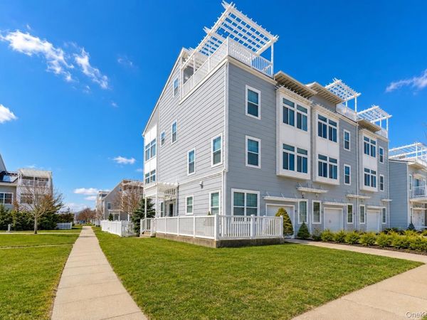6428 Ocean Avenue S, Arverne, NY 11692