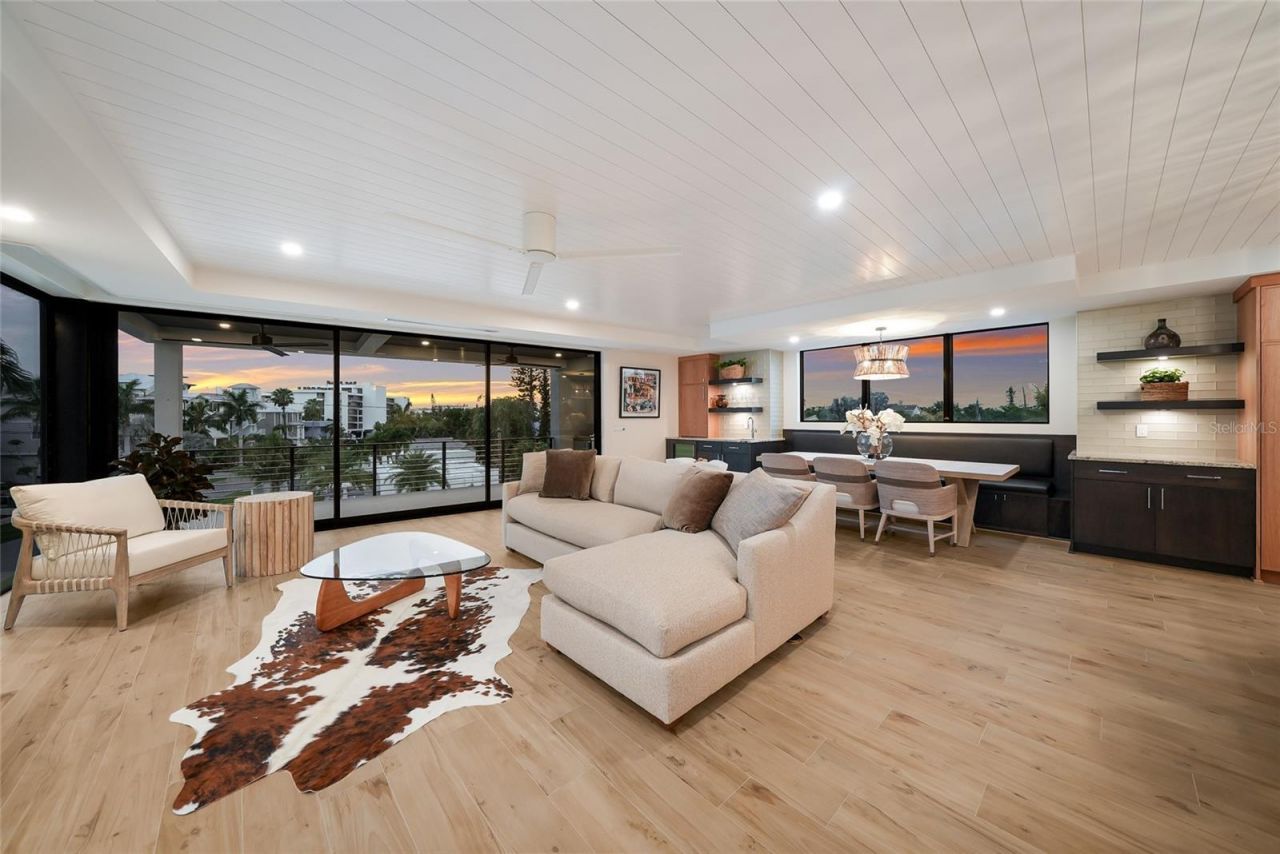 5547 Avenida Del Mare, Sarasota, FL 34242 Photo