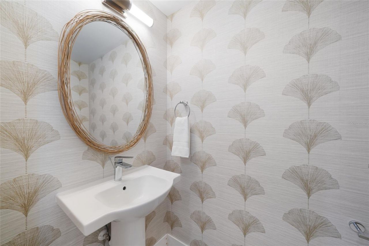 5547 Avenida Del Mare, Sarasota, FL 34242 Photo