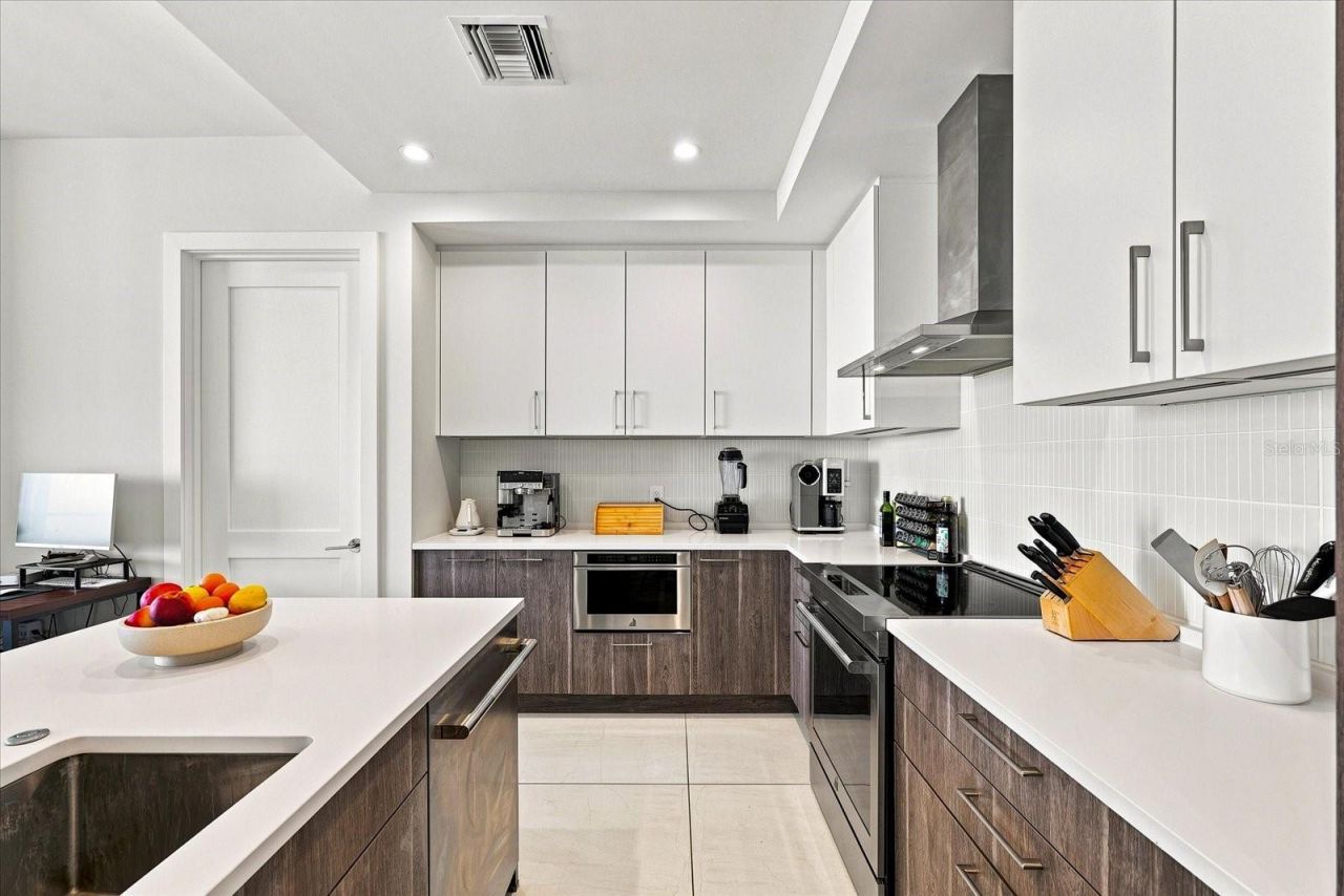275 1st Avenue S, Unit 3308, Saint Petersburg, FL 33701 Photo