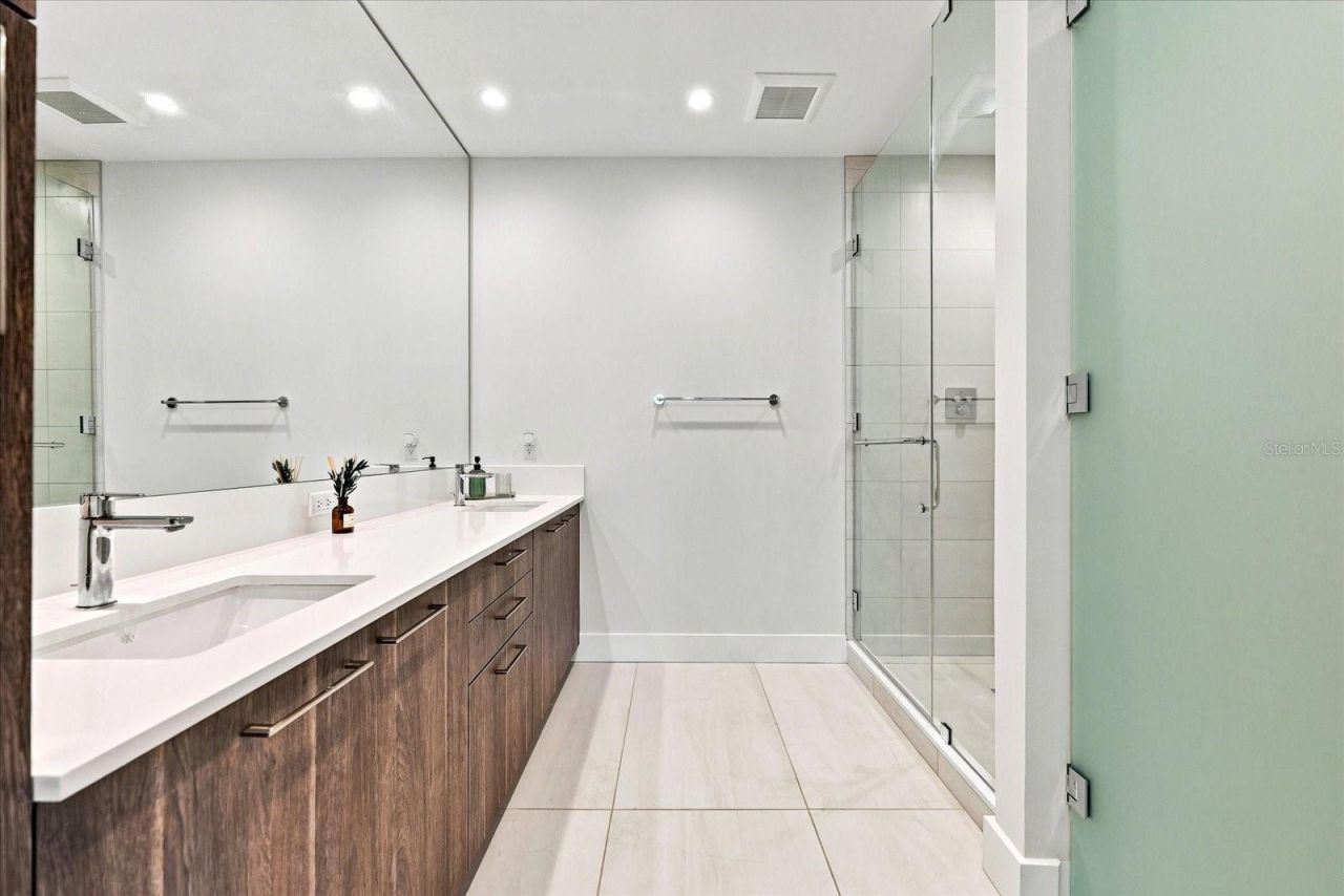 275 1st Avenue S, Unit 3308, Saint Petersburg, FL 33701 Photo