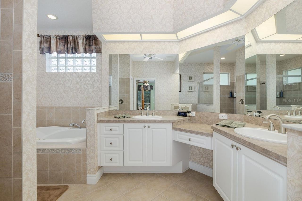 343 Royal Palm Way, Spring Hill, FL 34608 Photo