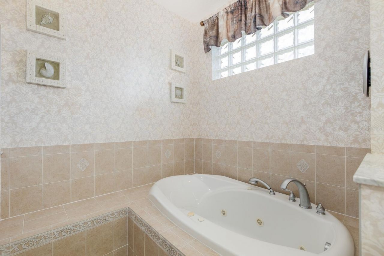 343 Royal Palm Way, Spring Hill, FL 34608 Photo